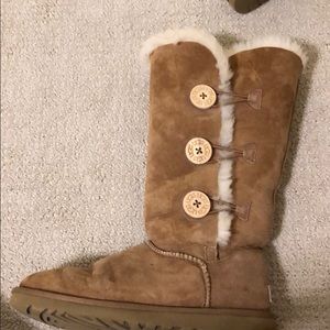 chestnut bailey button uggs